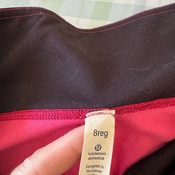 Lululemon purple and checkered size 8 reg - Picture 3 of 3